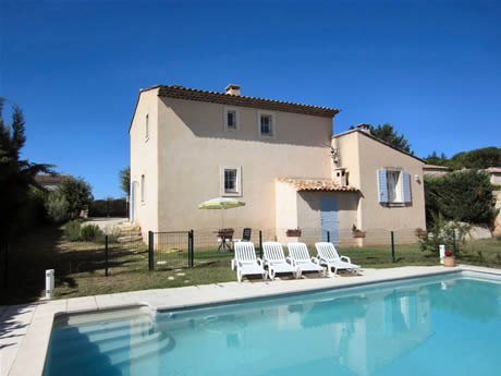 Farmhouse in Luberon valley with private swimming pool